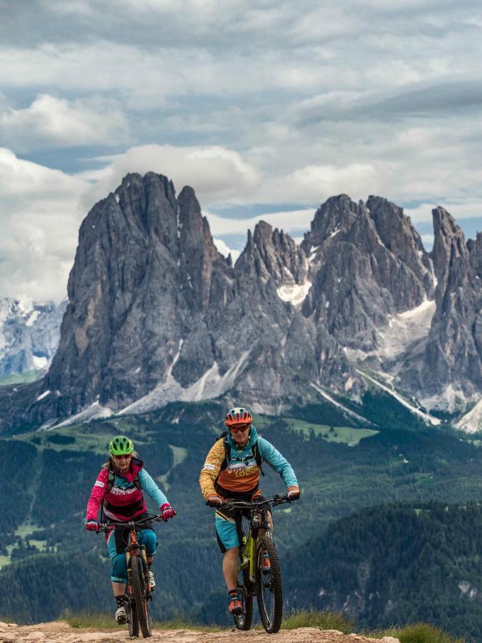 Kedul Lodge Santa Cristina Val Gardena エクステリア 写真